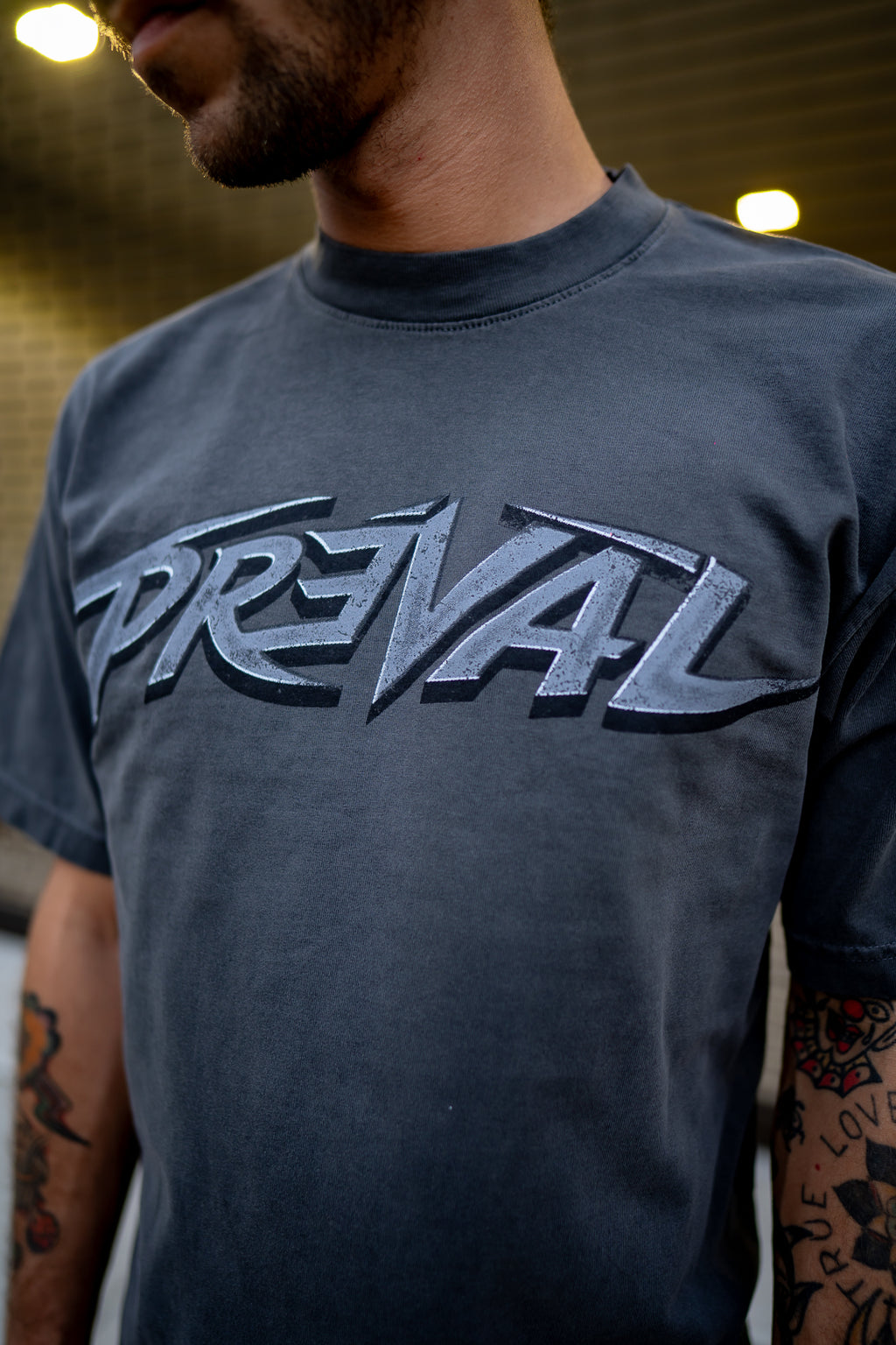 PREVAL GRY [ABOVE AVERAGE] TEE