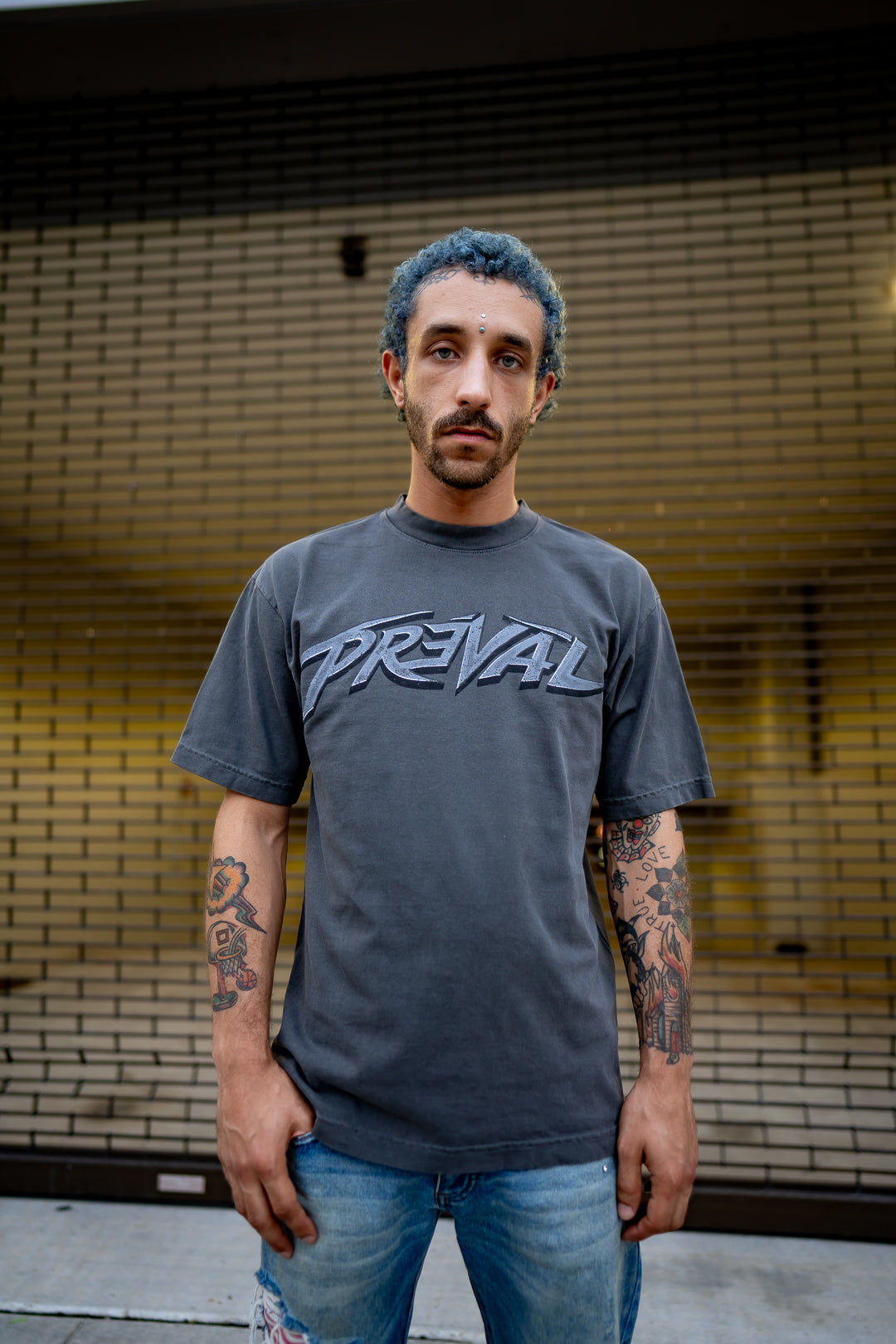 PREVAL GRY [ABOVE AVERAGE] TEE