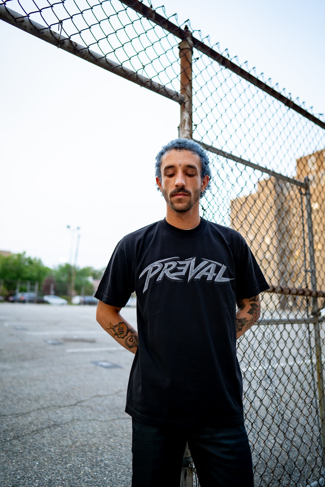 PREVAL BLK [ABOVE AVERAGE] TEE