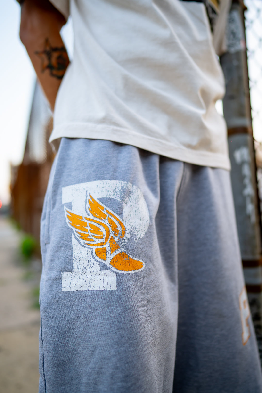 PREVAL GRY [TRACK] 3/4 SHORTS